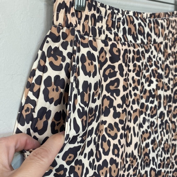 Agnes & Dora crop Truser pant animal print size large NWT. - Picture 5 of 11